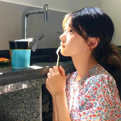 好女三头瞒